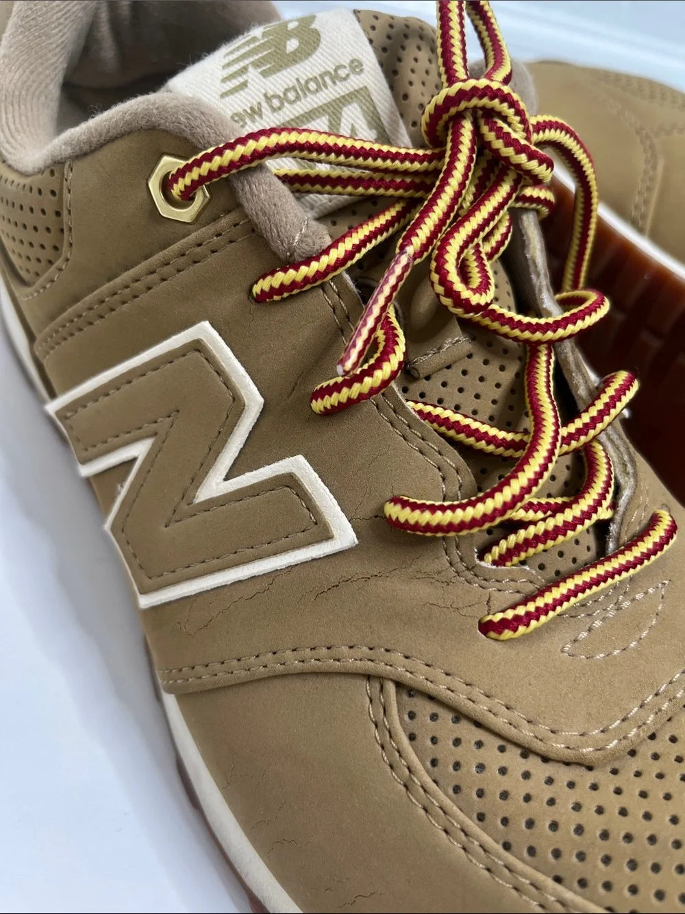 New Balance 574 Men's Outdoor Athletic Sneakers Sz 7